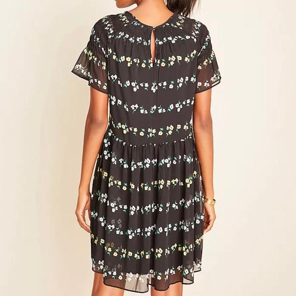 Ann Taylor Black Floral Smocked Shift Dress SZ S - Picture 2 of 10